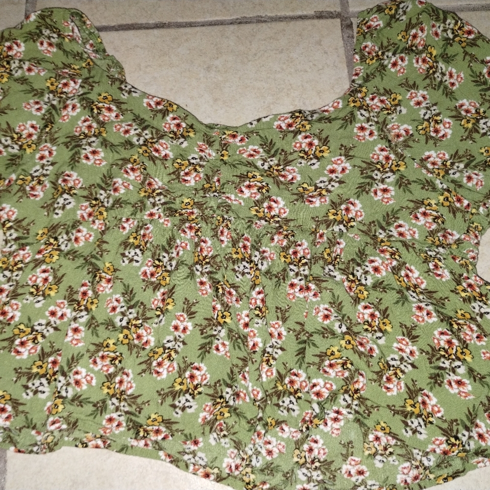 Altar'd State XL Top Floral Green  Peasant Boho Garden Silhouette Puff Sleeve